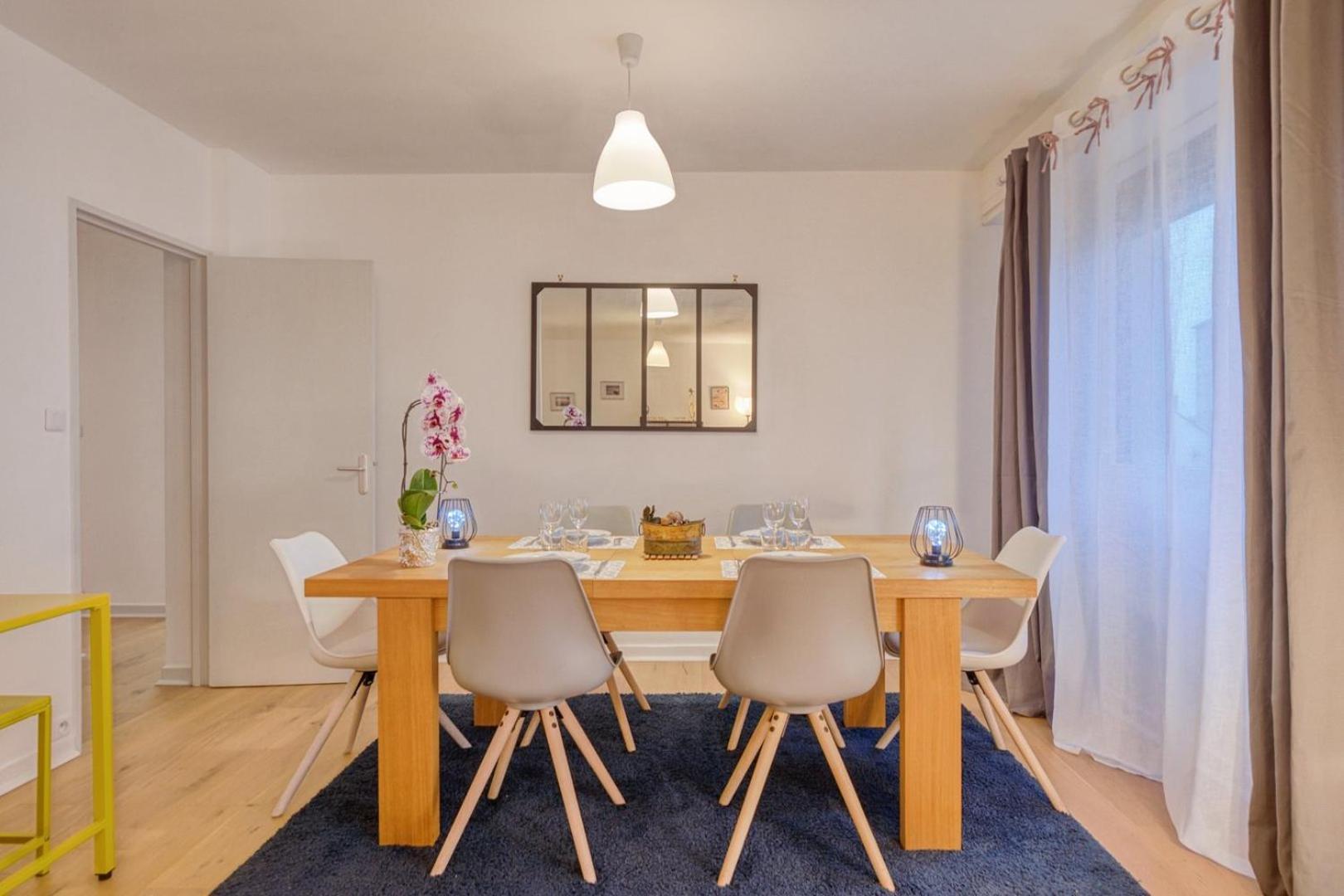 LE FOUGÈRES - Bel appartement avec deux chambres et place de parking Rennes Extérieur photo